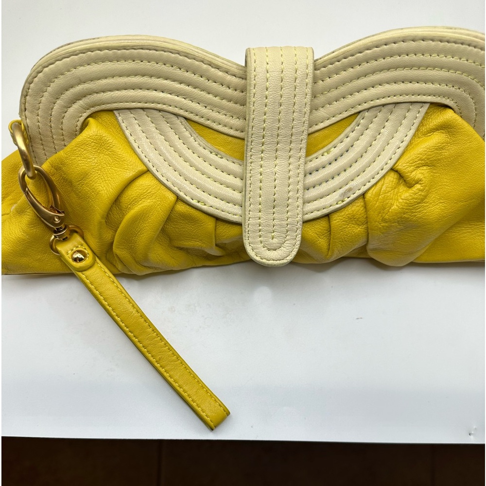 Perlina New York Leather Clutch Vintage Spring Vibes